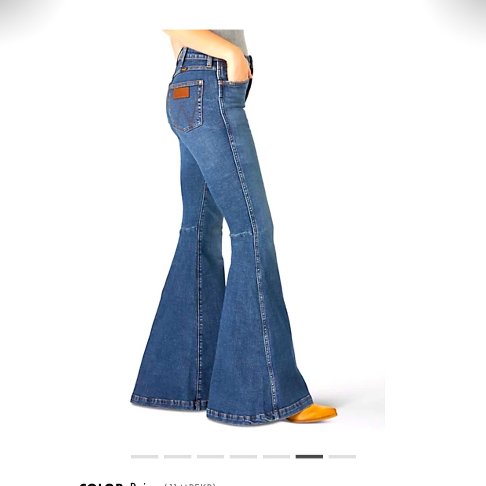 Brand new never worn wrangler bell bottoms